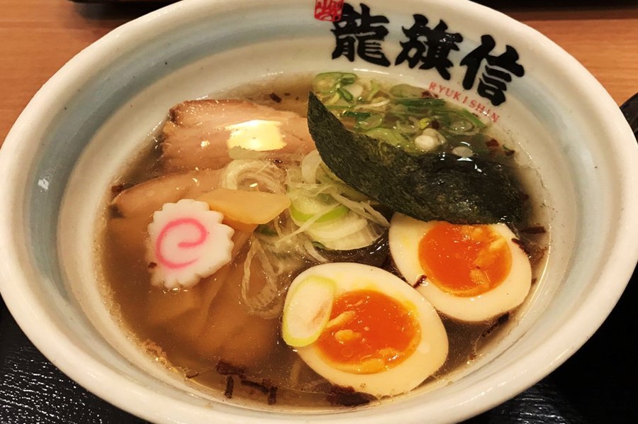 ラーメン店のホールスタッフ 0