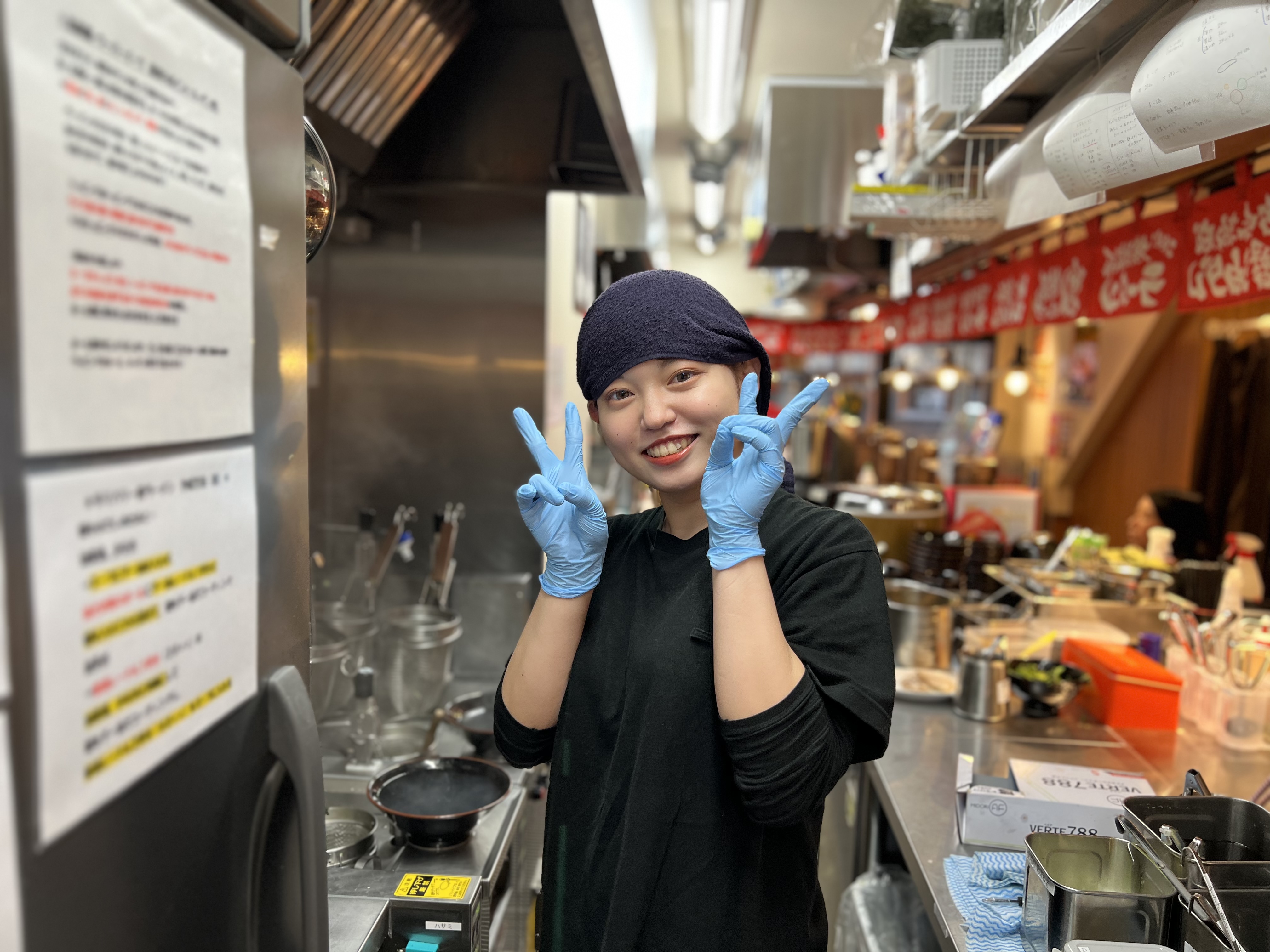 ラーメン店のキッチン・ホールスタッフ 1