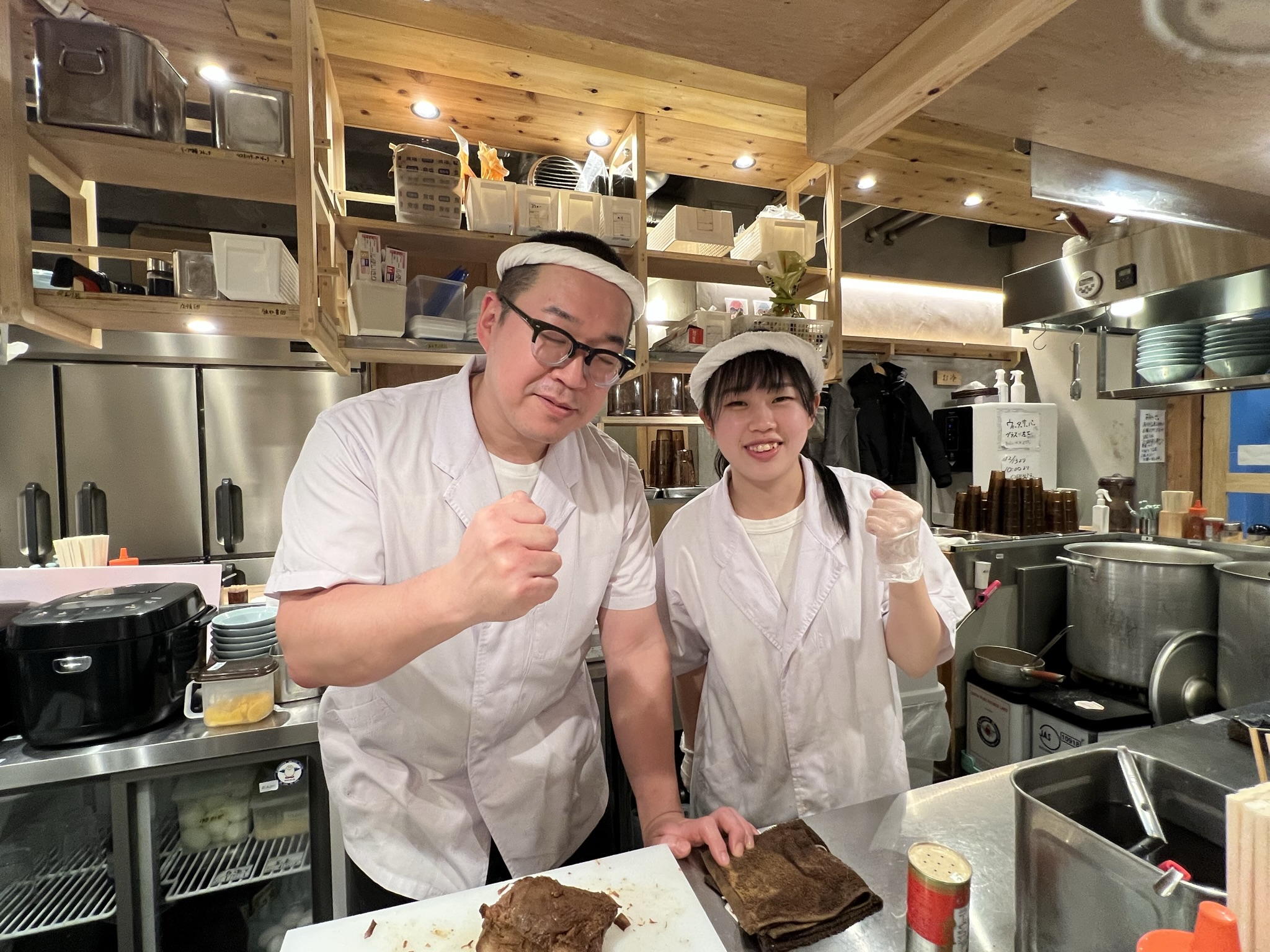 ラーメン店のホール・キッチン・店舗管理スタッフ