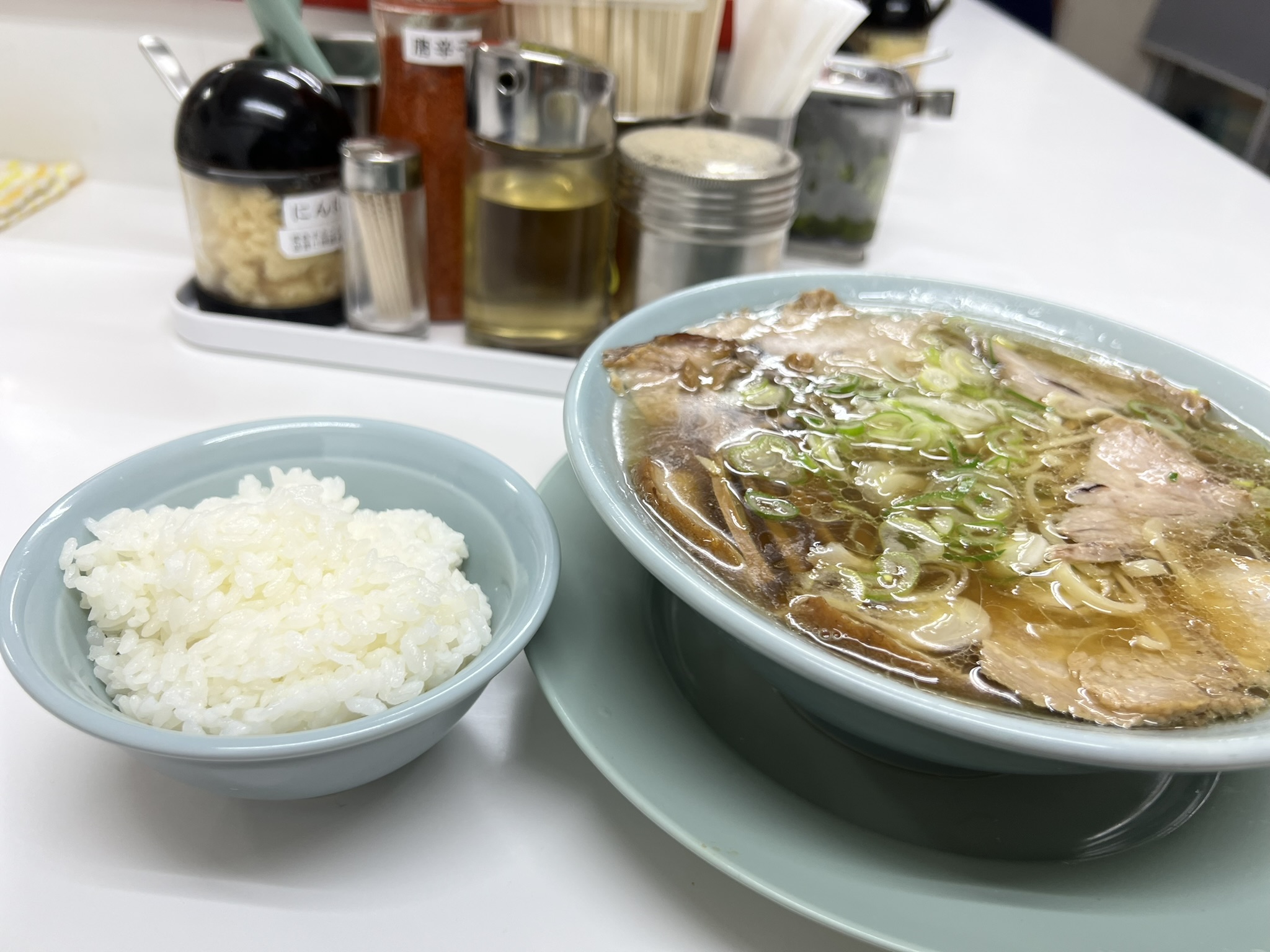 ラーメン店のホール・キッチン・店舗管理スタッフ 0