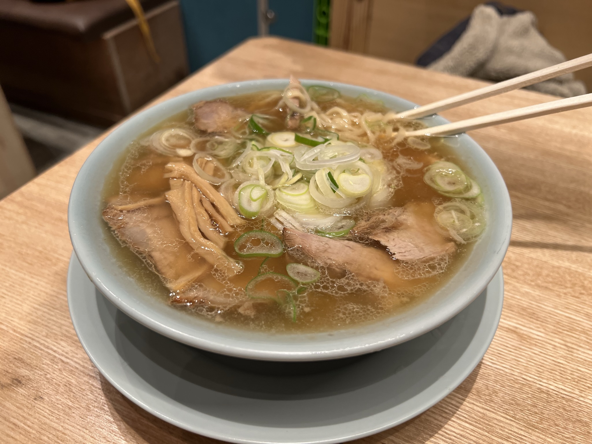 ラーメン店のキッチン・ホールスタッフ 1