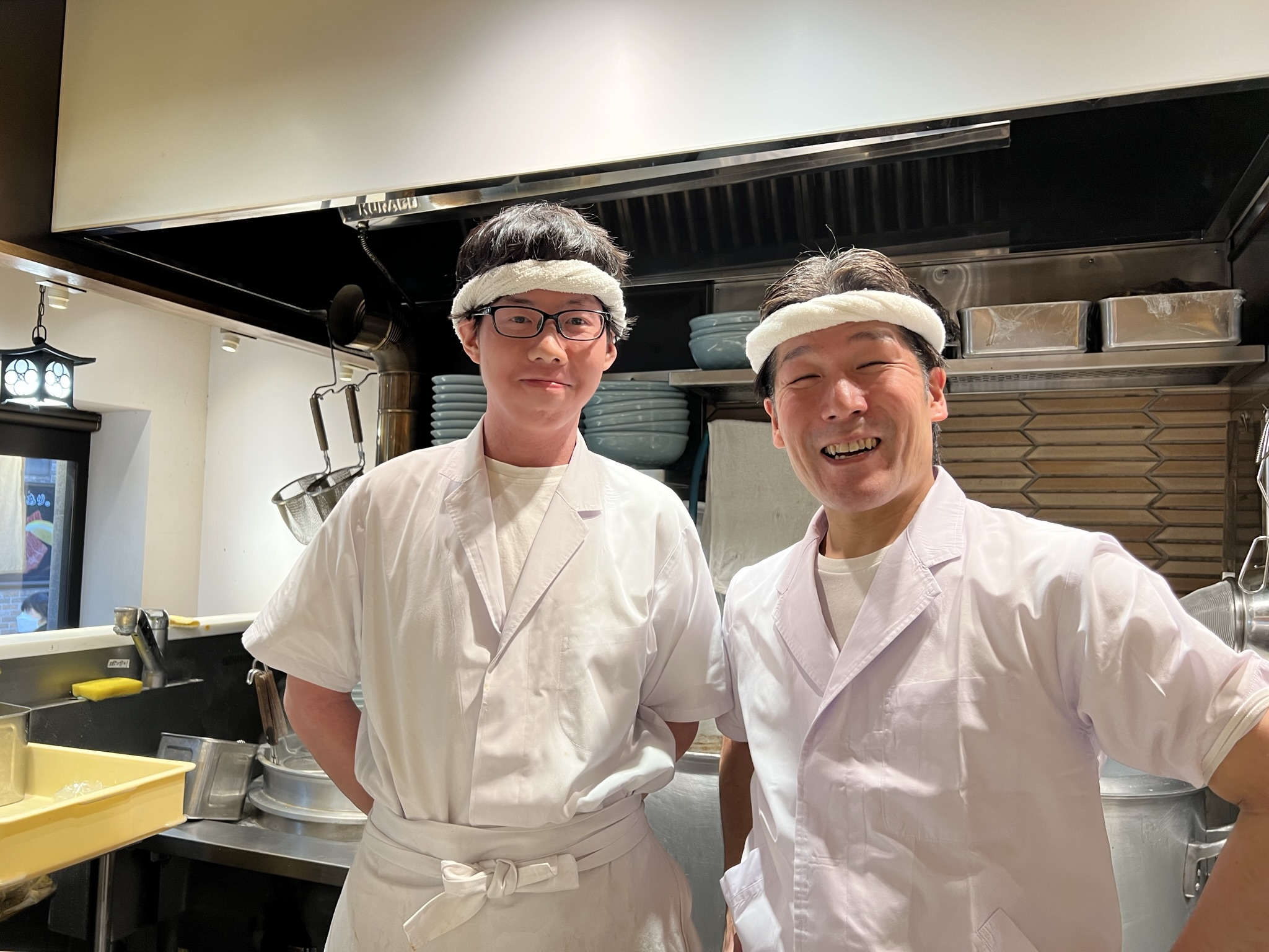 ラーメン店のホール・キッチン・店舗管理スタッフ