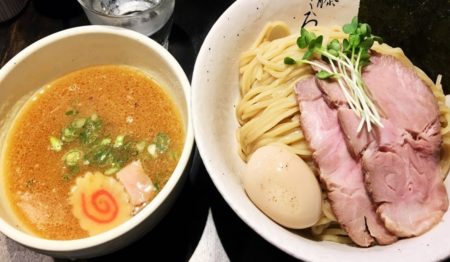 ラーメン店のキッチン・ホールスタッフ