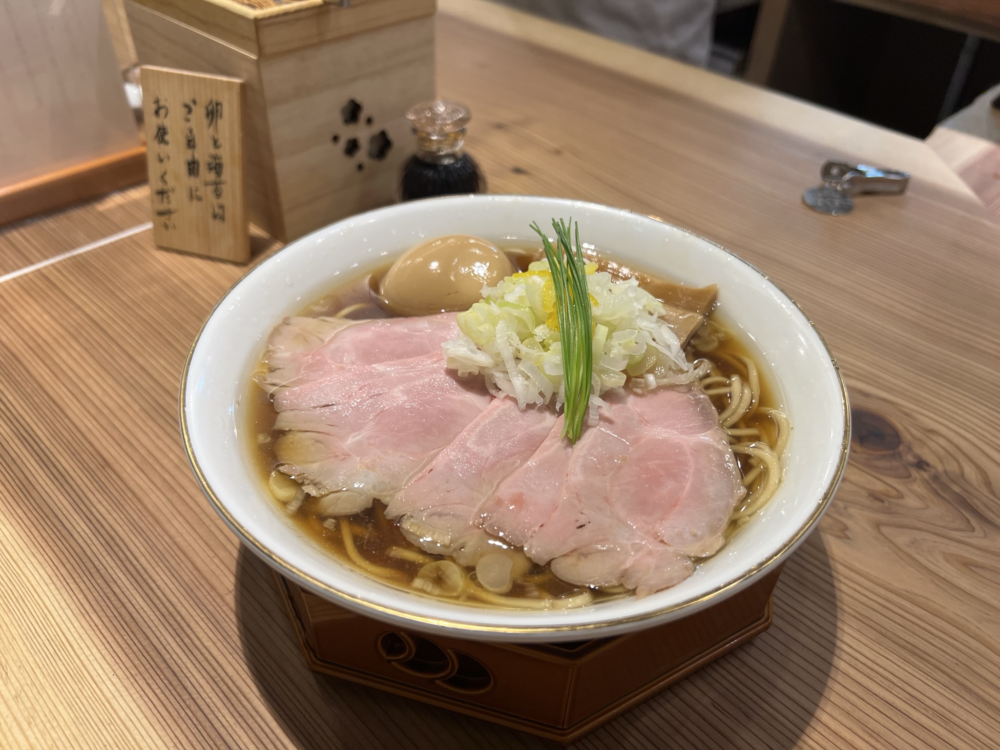 煮干し醤油ラーメン店のホール・キッチンスタッフ/正社員 0