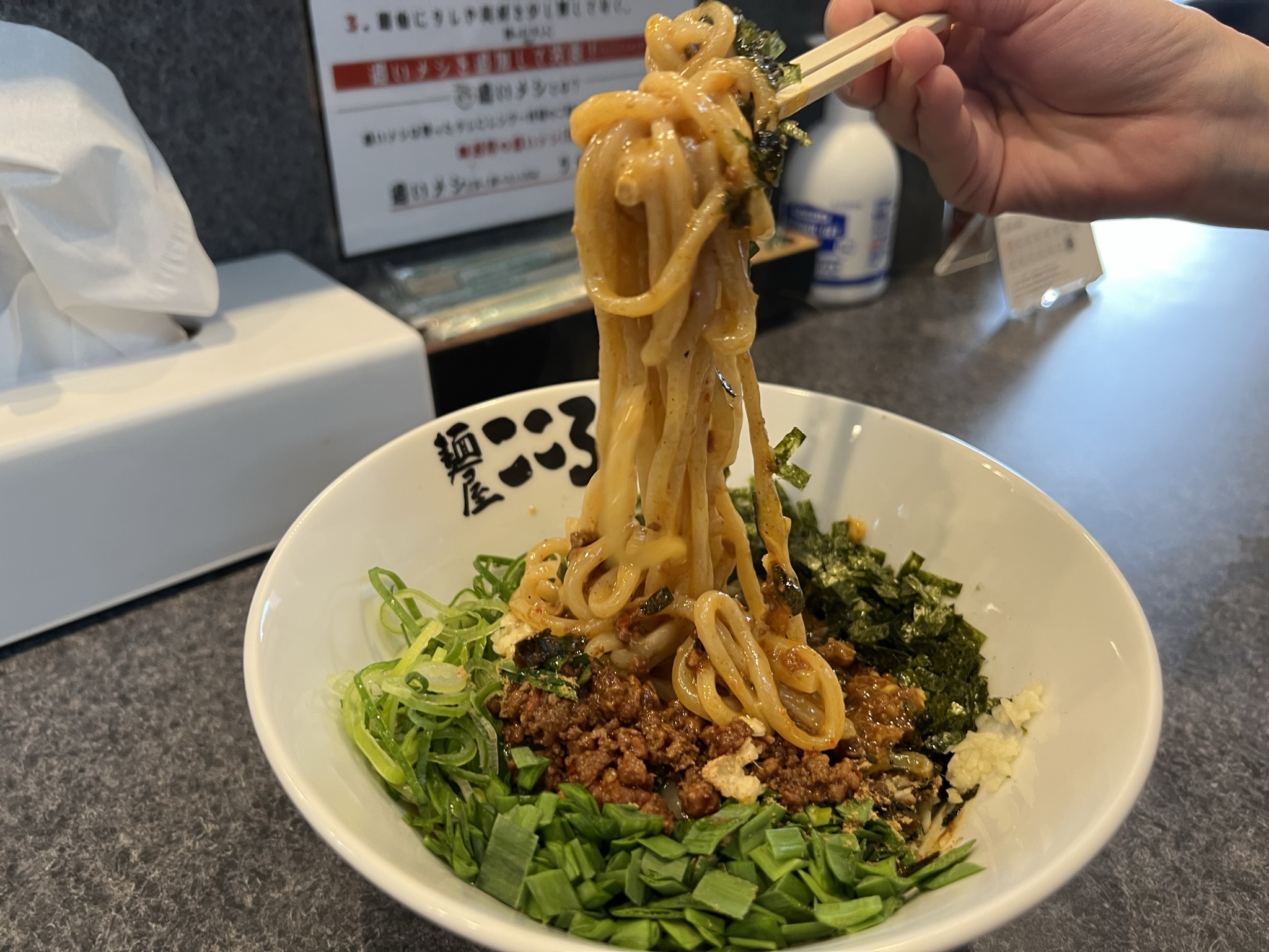 ラーメン店のホール・キッチン・店舗管理スタッフ 0