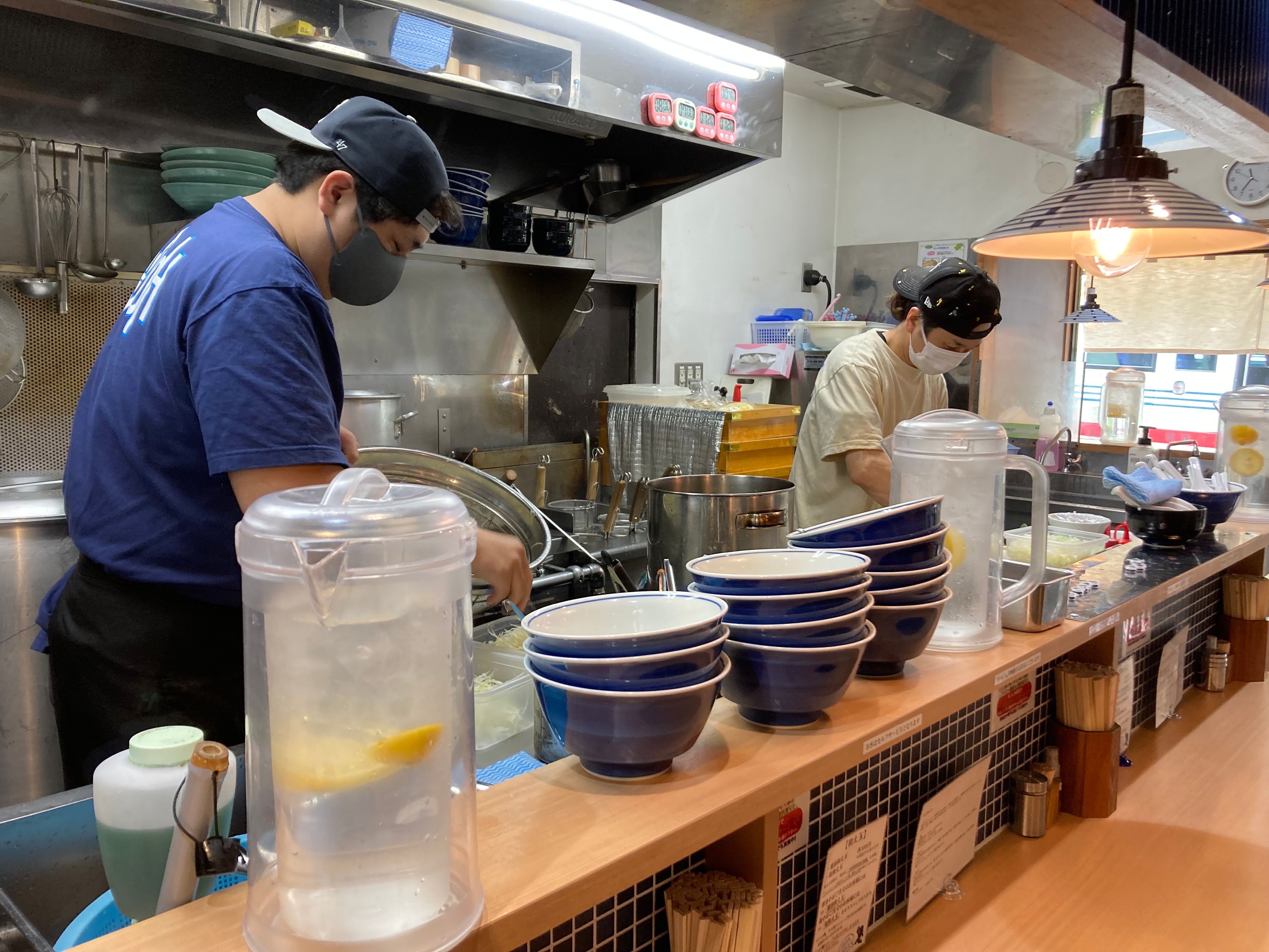 清湯ラーメン店のキッチン/正社員スタッフ