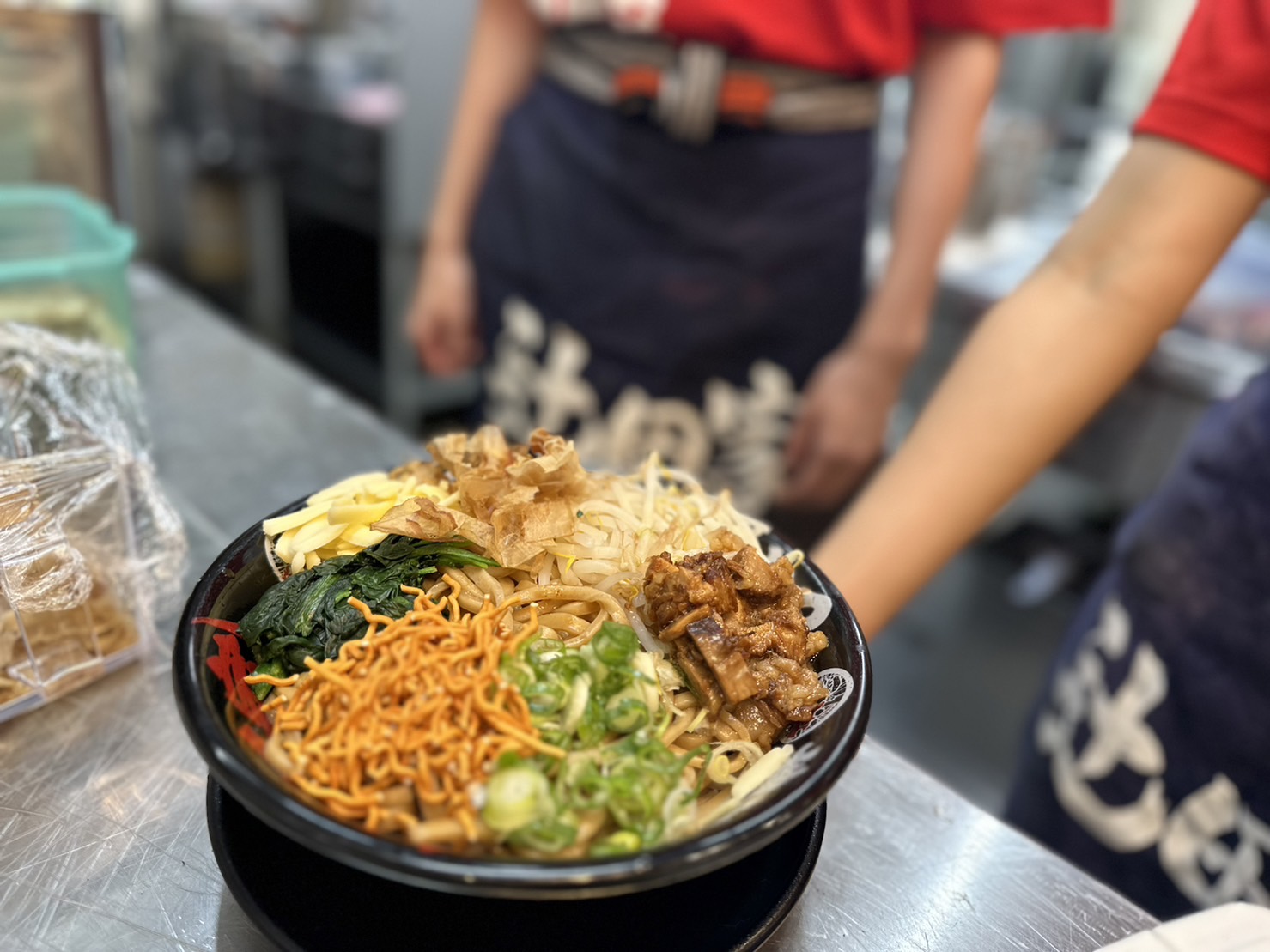 家系ラーメン店のホール・キッチンスタッフ 0