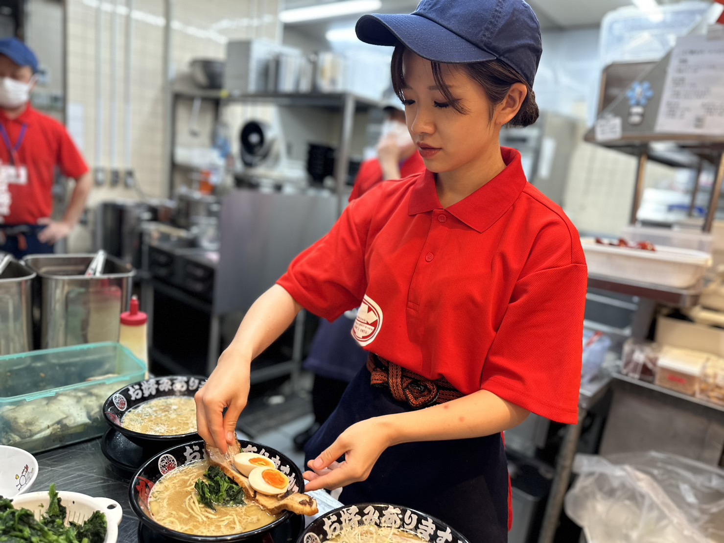 家系ラーメン店のホール・キッチンスタッフ 0