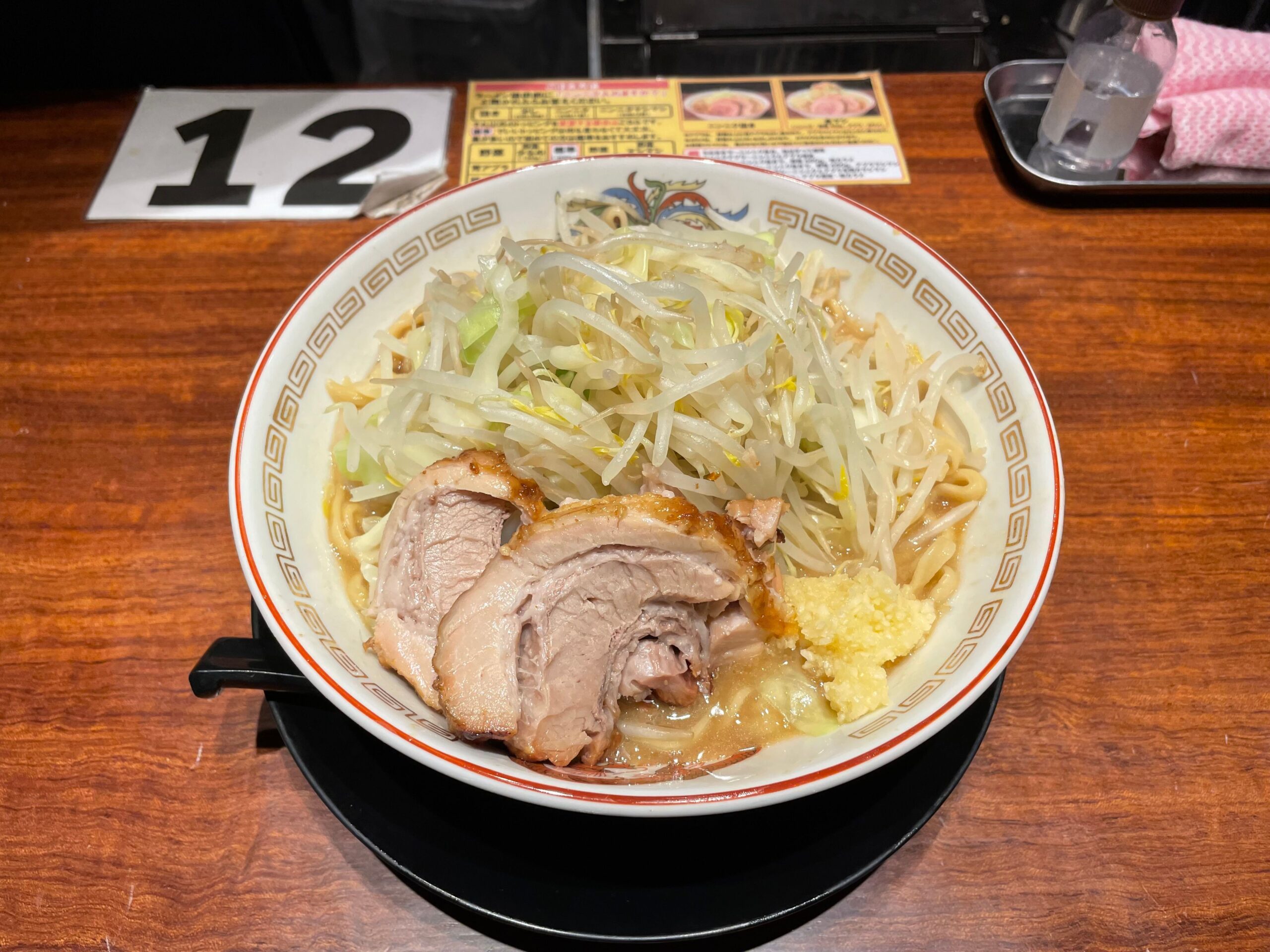 ラーメン店のホール・キッチンスタッフ/正社員スタッフ 1