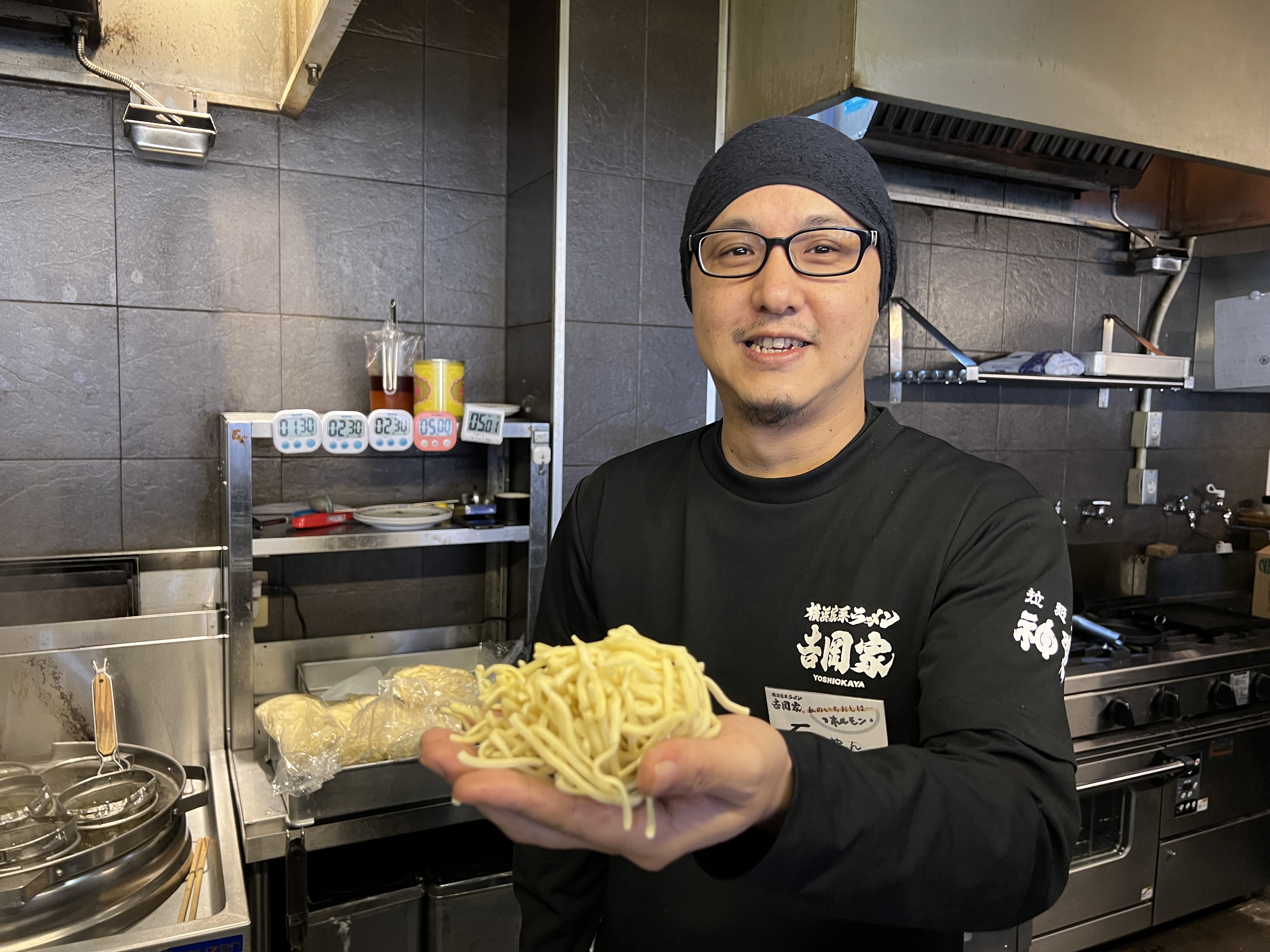 ラーメン店のキッチン・ホールスタッフ/正社員スタッフ