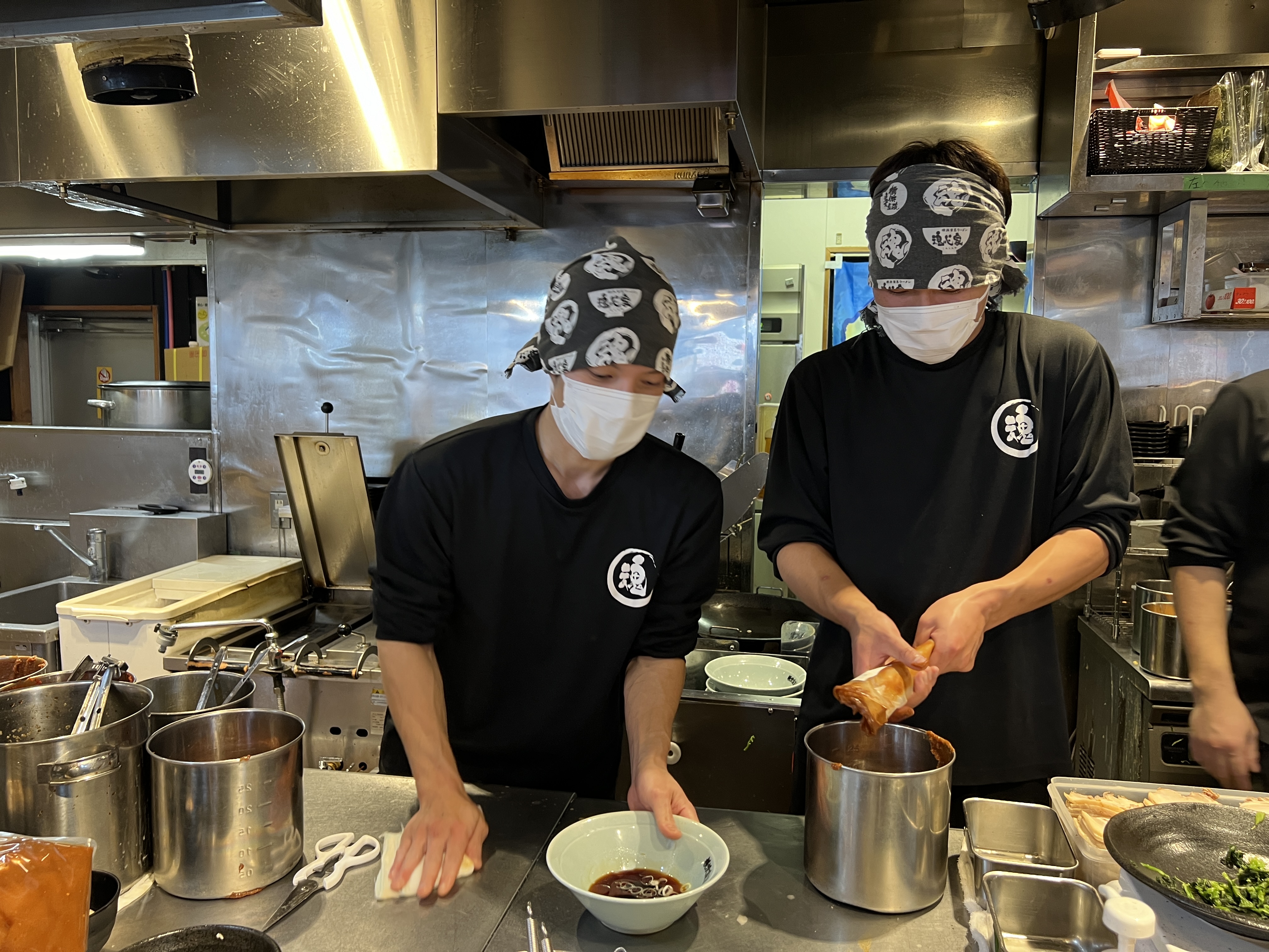 家系ラーメン店のホール・キッチンスタッフ/正社員スタッフ 1