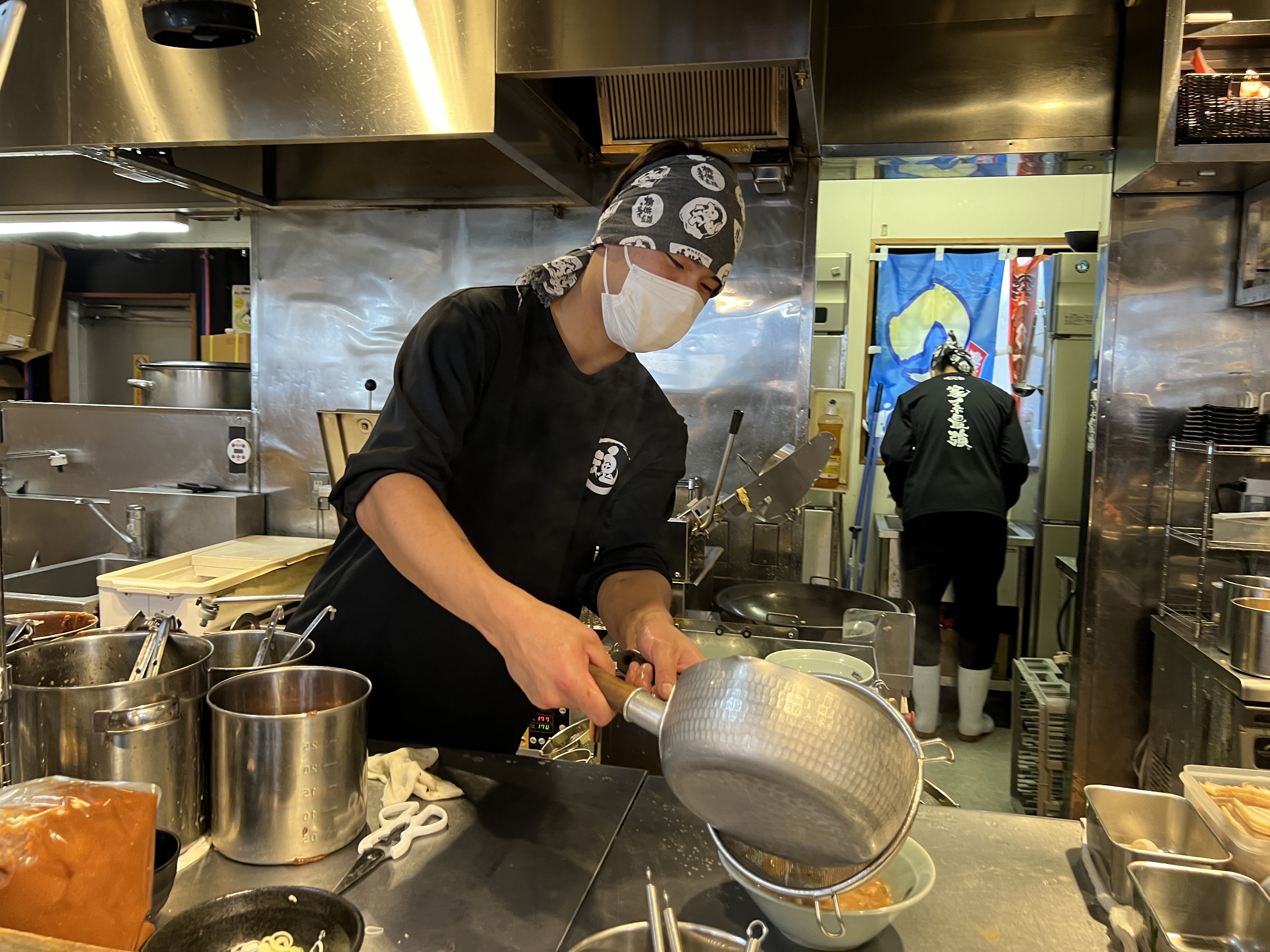 家系ラーメン店のホール・キッチンスタッフ/正社員スタッフ 1