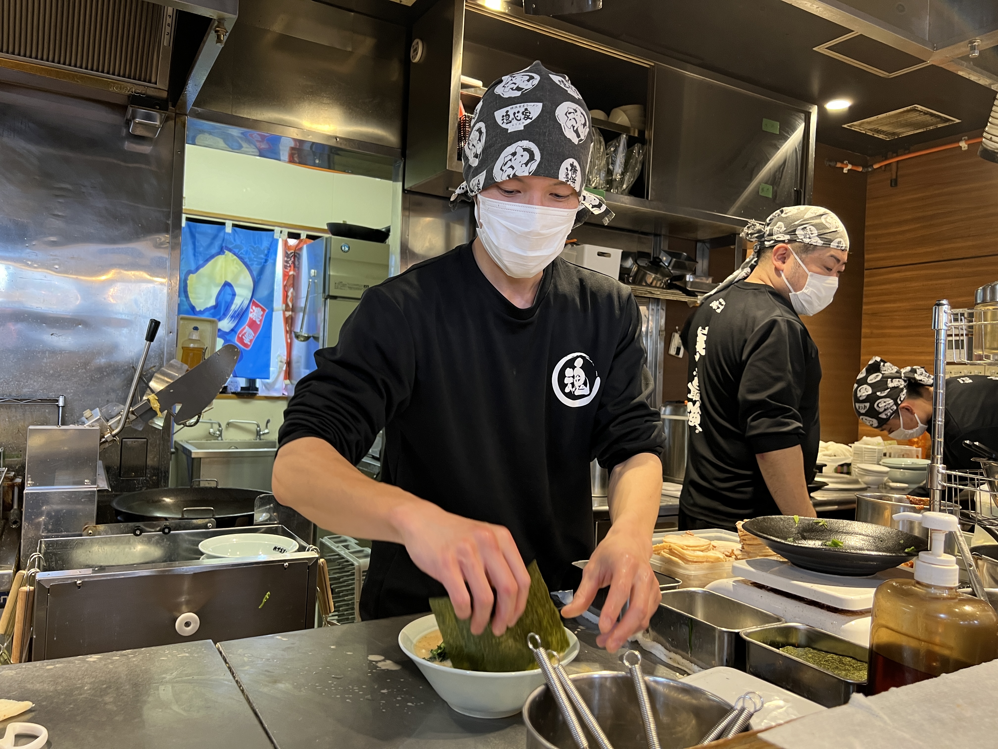 家系ラーメン店のホール・キッチンスタッフ/正社員スタッフ 1