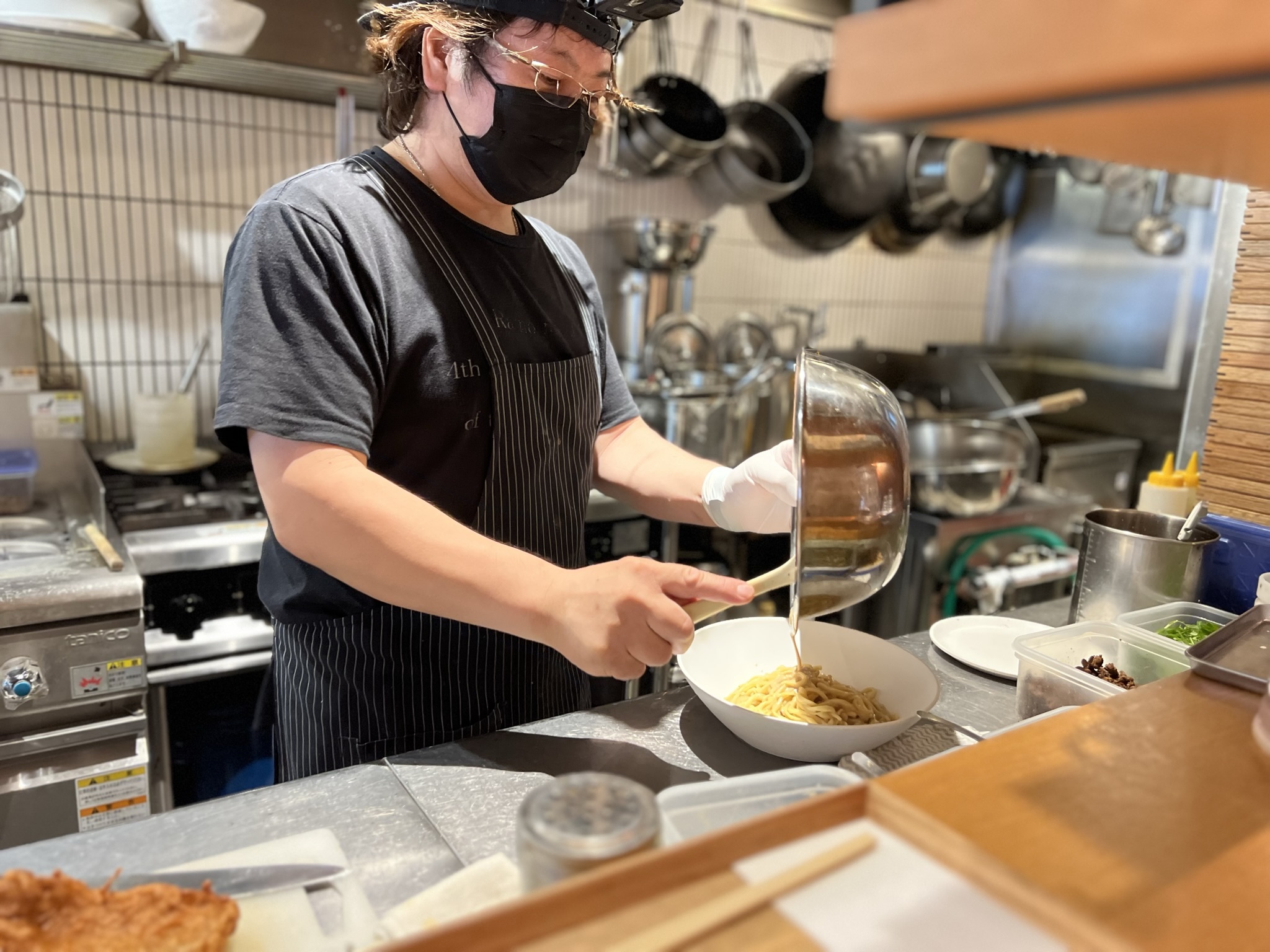 ラーメン店のホール・キッチンスタッフ/正社員 1