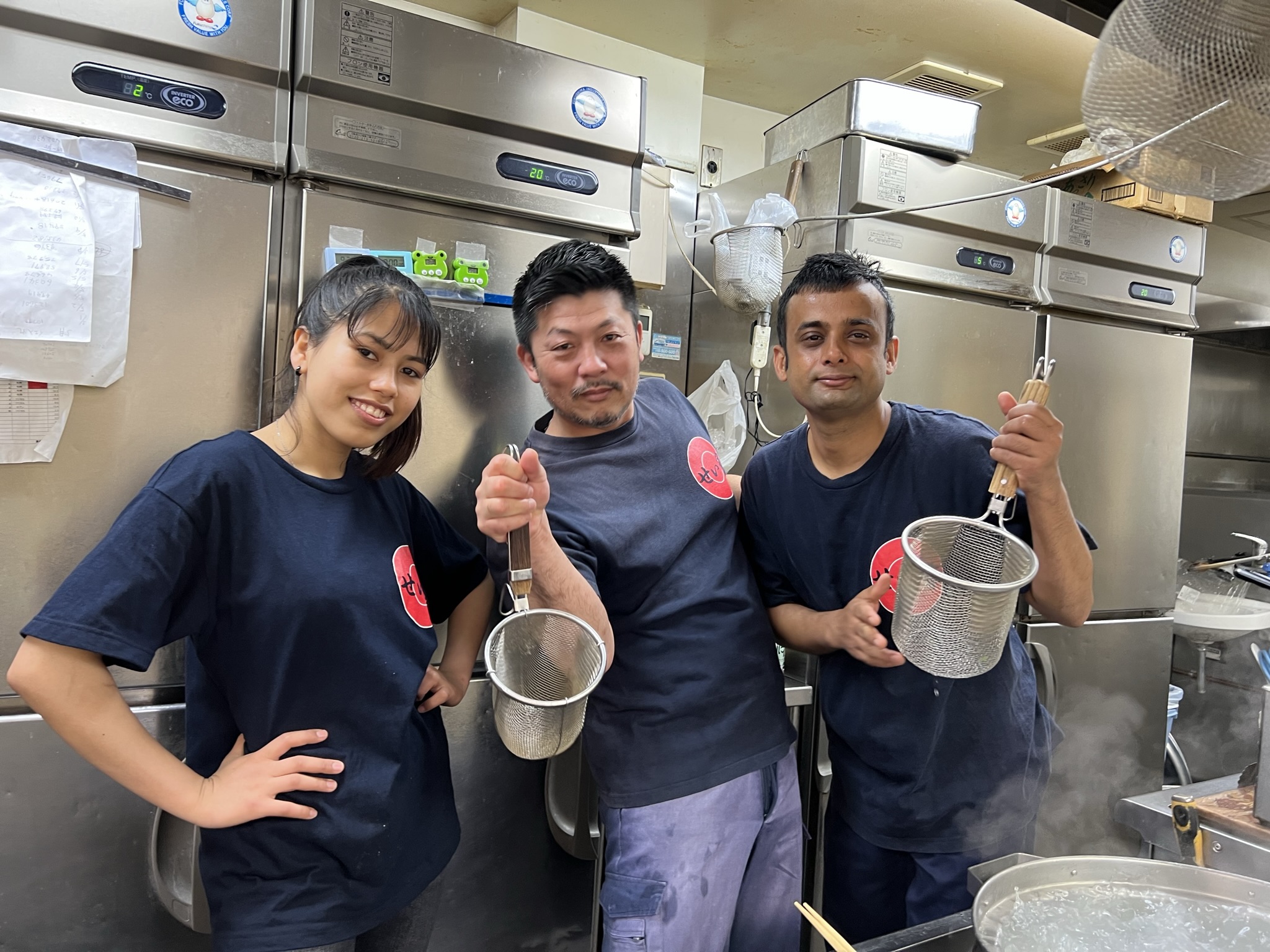 家系ラーメン店のキッチン・ホールスタッフ 1