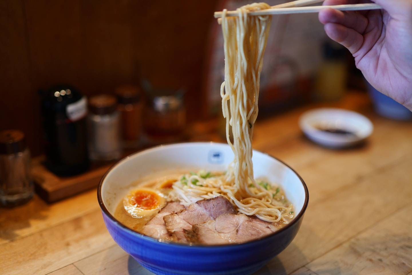 ラーメン店のホール・キッチンスタッフ 1