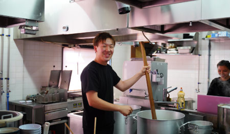 ラーメン店の正社員スタッフ/店長候補