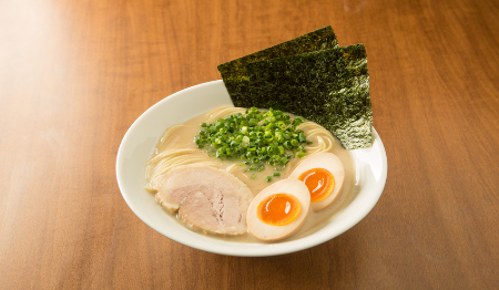 豚骨ラーメン店の正社員スタッフ/店長候補 1