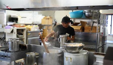 ラーメン店の正社員スタッフ/店長候補 1